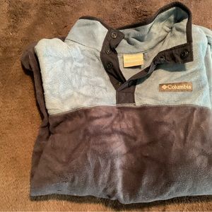 Mens size Lg Columbia pullover sweater.